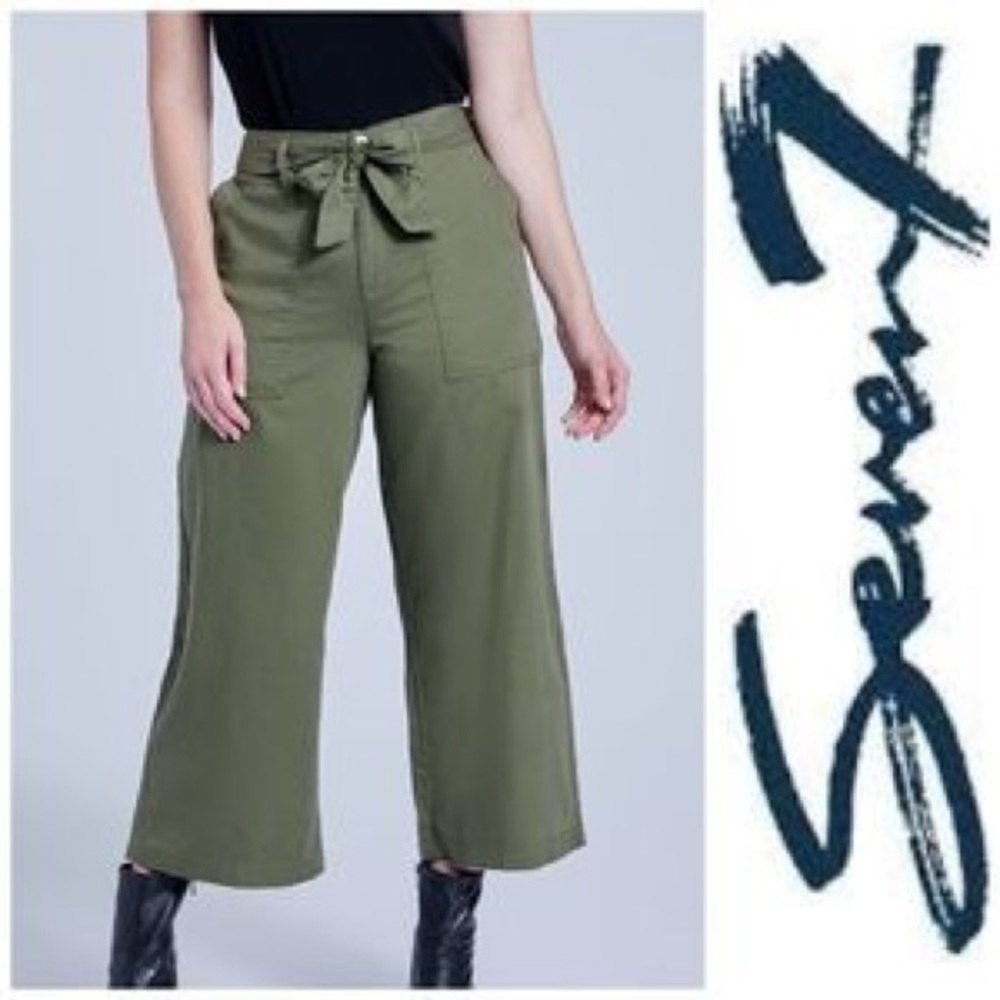 Seven, wide leg army green Capri